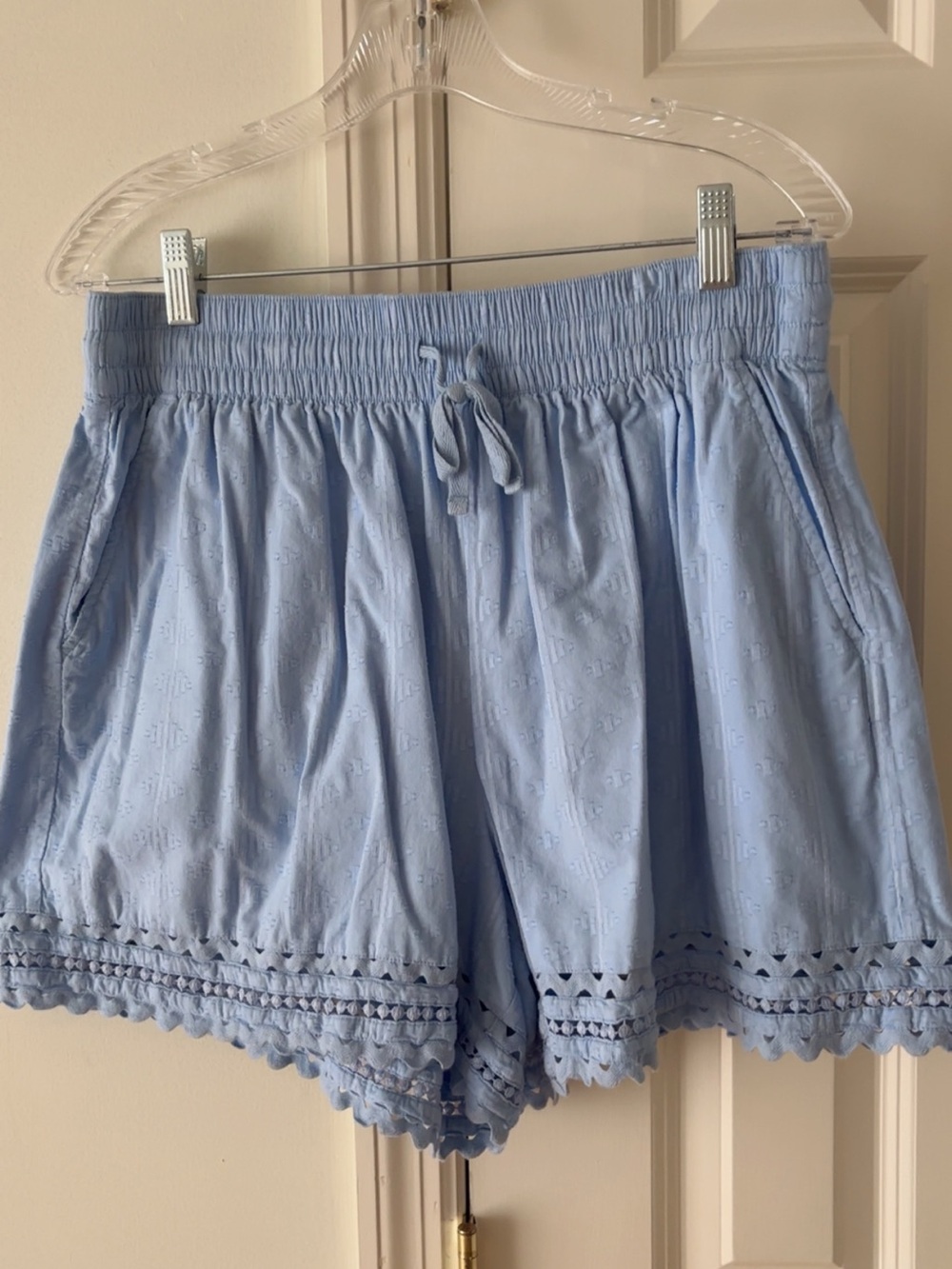 Crown & Ivy Blue Linen Look Lace Hem Shorts ~ Size Large Worn Once
